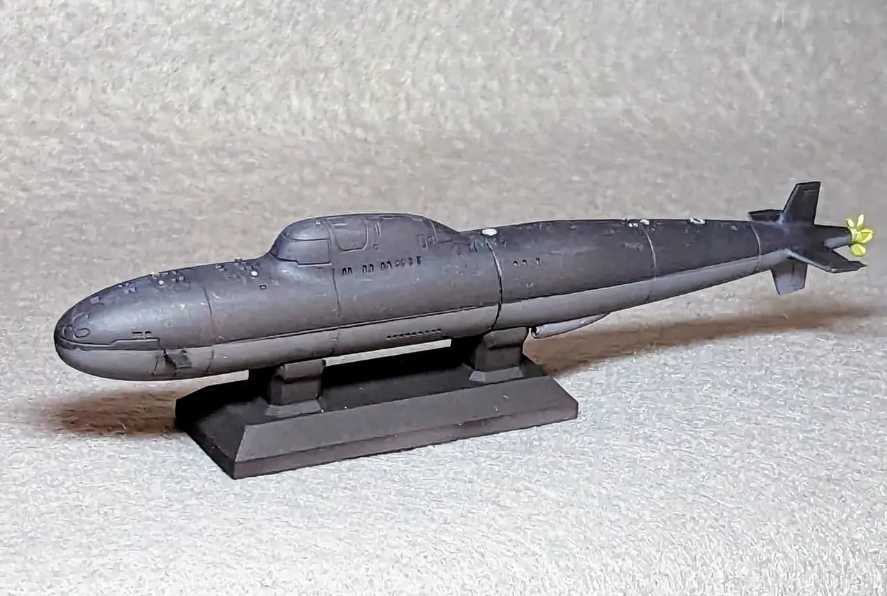 غواصة ألفا السوفيتية بمقياس 1/700