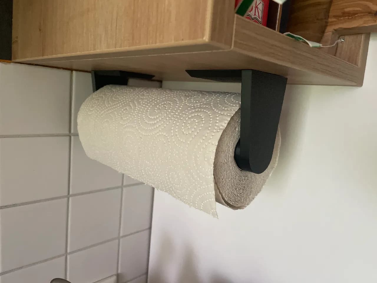 حامل مناديل المطبخ الورقية