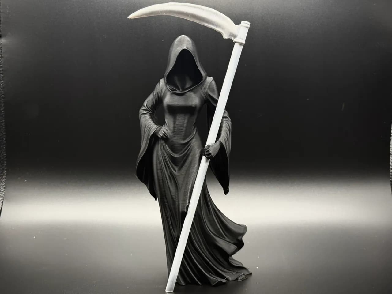 سيدة الموت - مجسم حاصدة الأرواح