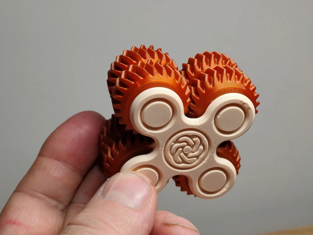 لعبة تململ بالتروس