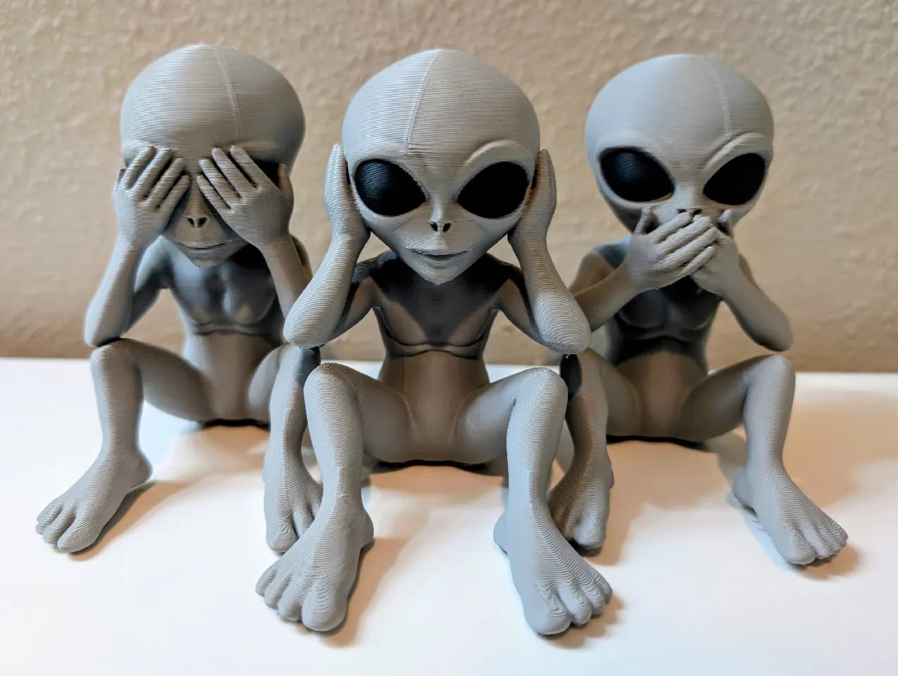 مجموعة كائنات فضائية - لا أرى لا أسمع لا أتكلم