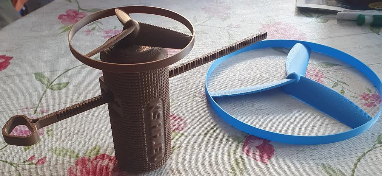 مروحة مع تروس