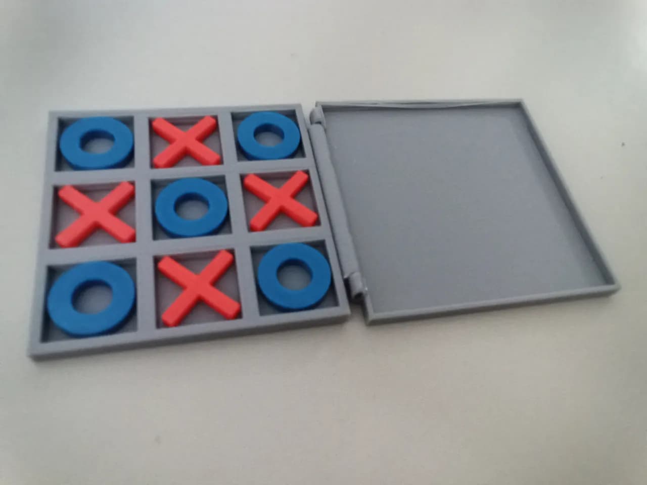 لعبة إكس أو للسفر - الإصدار الثاني