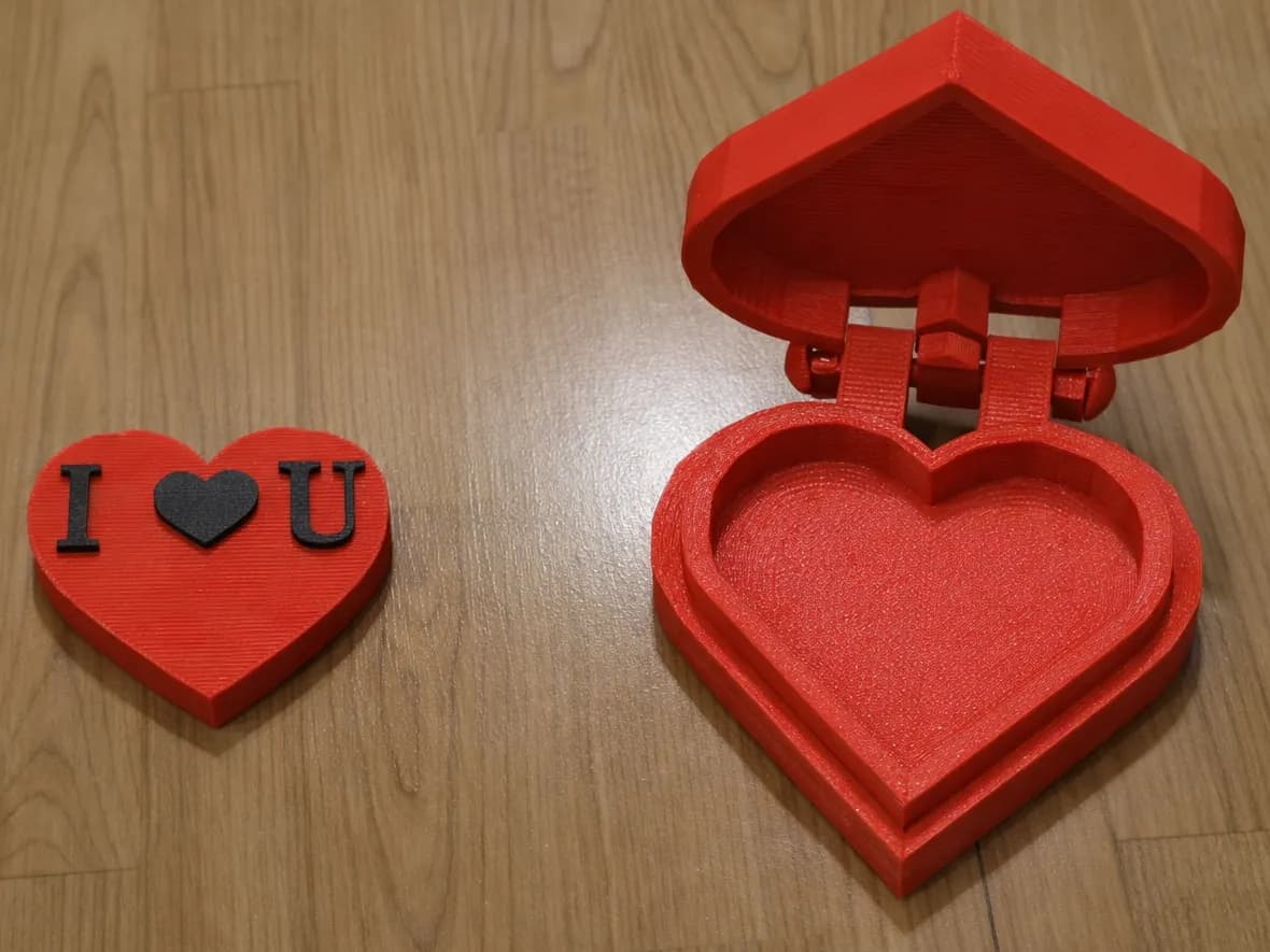 قلب عيد الحب مع غلاف